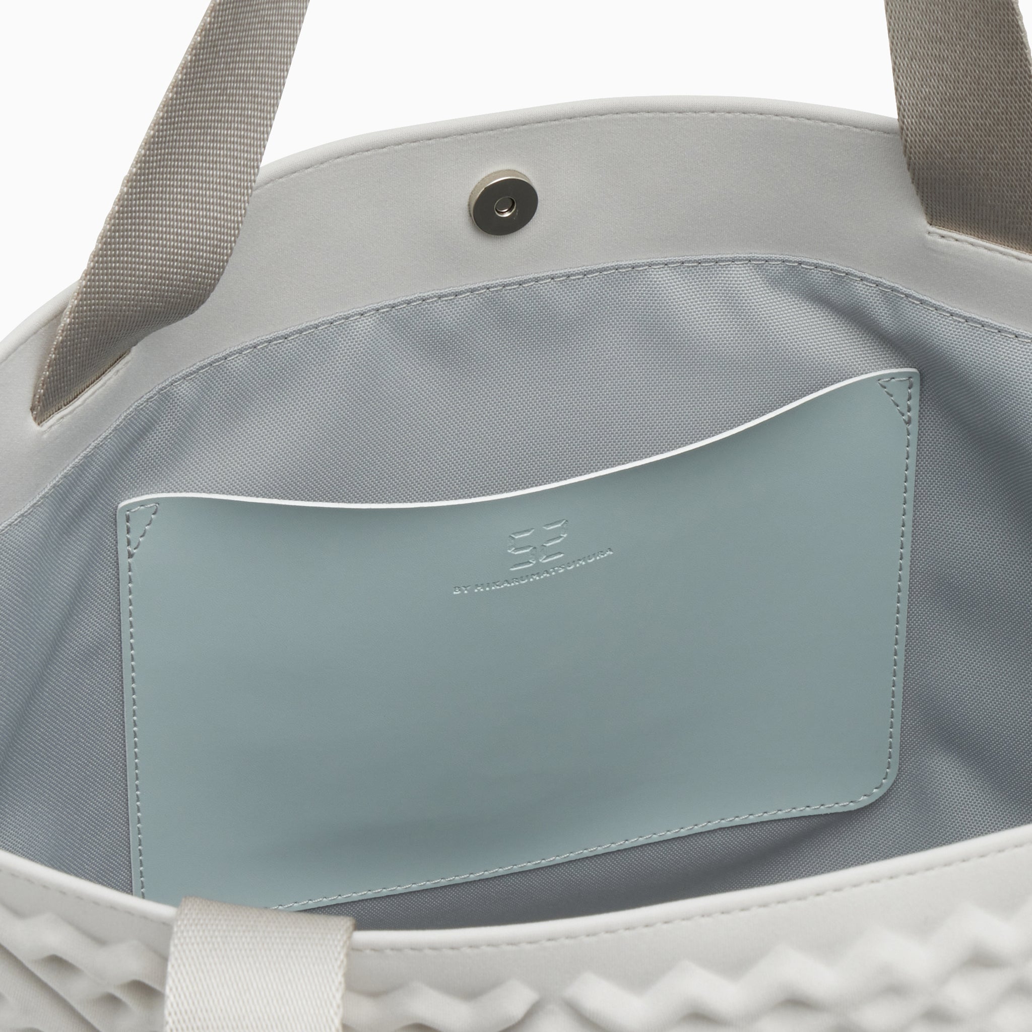 WAF-FUL TOWN TOTE (Ice gray)