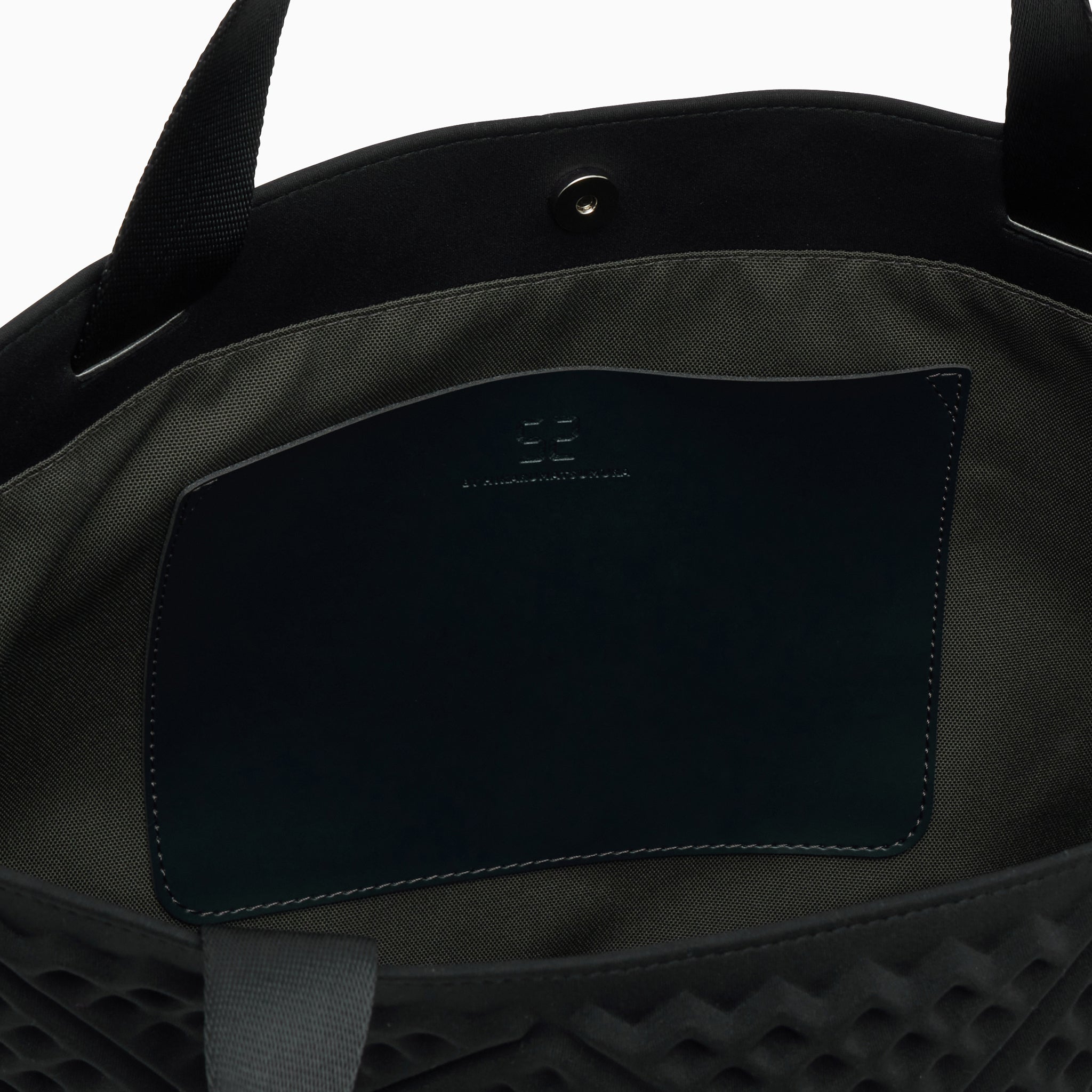 WAF-FUL TOWN TOTE (Black)