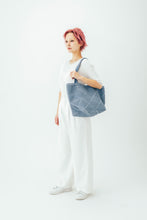 Load image into Gallery viewer, WAF-FUL TOWN TOTE 2(Ice gray)